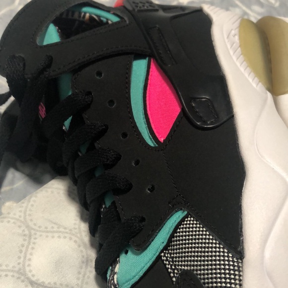 Nike Air Flight Huarache GS Retro Youth 705281-003 Sneakers 7 YBlack Pink Unisex - Picture 7 of 11